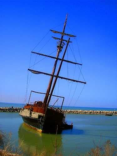 Pirate ship image dataset preview