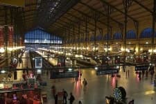 Sample 6 – Trainstation