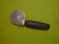 Sample 3 – Pizza cutter