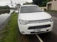 Sample 9 – Outlander car