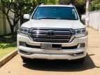 Sample 15 – Land cruiser sahara car