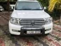 Sample 23 – Land cruiser sahara car