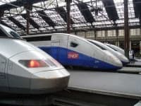 Sample 2 – Trainstation