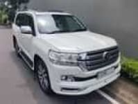 Sample 13 – Land cruiser sahara car