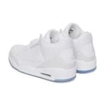 Sample 4 – White shoes