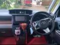 Sample 7 – Roomy car