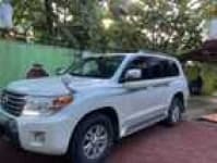 Sample 6 – Land cruiser sahara car