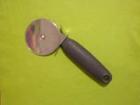 Sample 1 – Pizza cutter