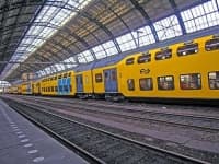Sample 3 – Trainstation