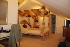 Sample 6 – Four poster