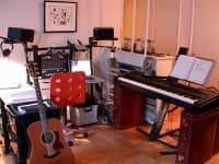 Sample 2 – Studiomusic