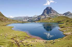 Example image for Lake dataset request